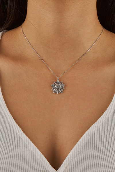 Joy of Jade Begonia Çiçek Kolye 1 mikron 18 Ayar Rodyum Kaplama (925 Ayar Güm...