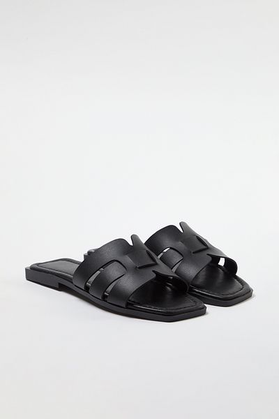 TRENDYOL SHOES Schwarze Single Band Daily Damen-Hausschuhe TAKSS24TE00010