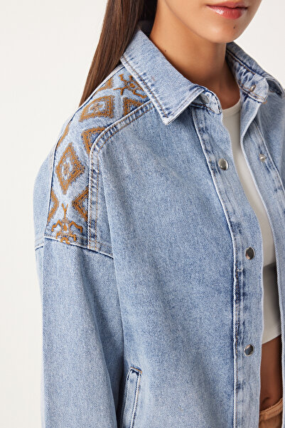 Happiness İstanbul Közepes kék etnikai hímzésű női gabardin dzseki - RV00142