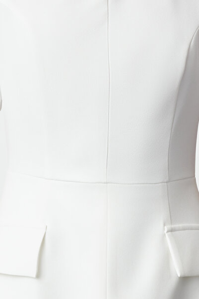 Kolekcia Trendyol Ecru objemné mini šaty A-line - TWOSS24EL01092