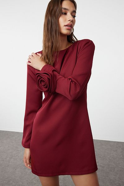 Trendyol Collection Rochie țesătă mini burgundă cu detaliu trandafir - Croială dreaptă TWOAW25EL00171
