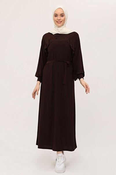 ilmek Φόρεμα με ζώνη με βολάν ώμου Sandy 23220