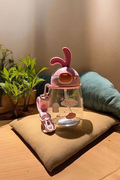 YDGR 600ml Capacity Cute Silicone School Water Bottle - With Straw, Push and Lockable Lid, With Rope Strap