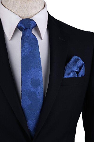 Kravatkolik Ανδρικό μαντήλι με μπλε λουλούδια κλασική γραβάτα Kk10472