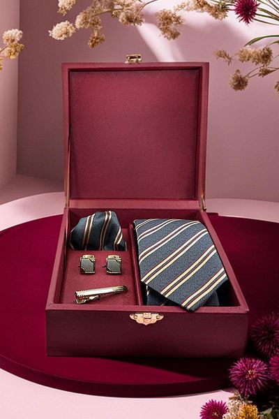 Kravatkolik Claret Red Men's Gift Box - Tie Cufflink Tie Clip KMK21