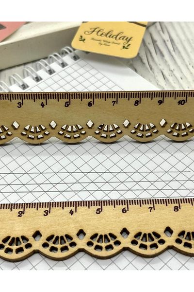 Kağıt Gemi Dükkan Vintage Mini Wooden Ruler / Bookmark with Cream Lace Pattern