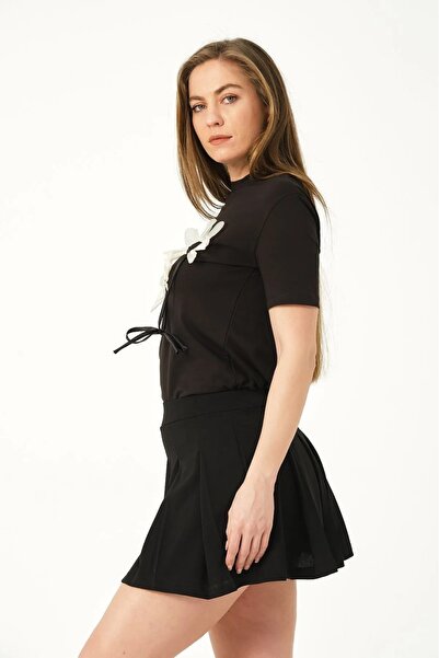 Pulli Collection Tricou cu aplicație cu margaretă neagră