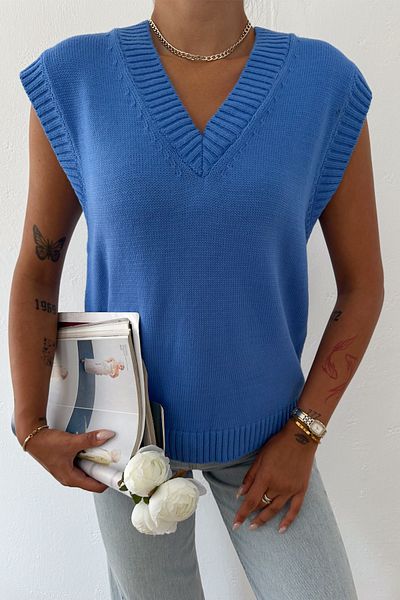 FEMELLE Saks Blue Women's Sweater - V-Neck