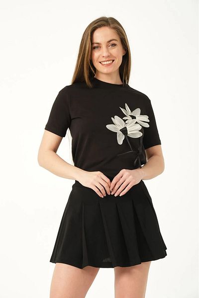 Pulli Collection Μαύρο μπλουζάκι με απλικέ Daisy