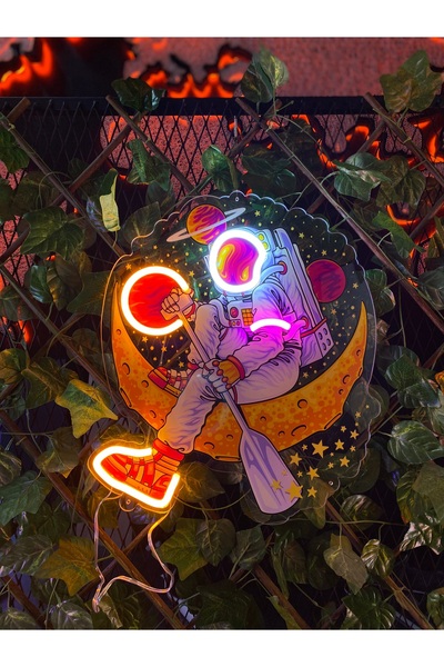 Neonite 'Astronot Kayıkçı' Işıklı ve Uv Baskılı Neon Led Dekoratif Duvar Tabe...