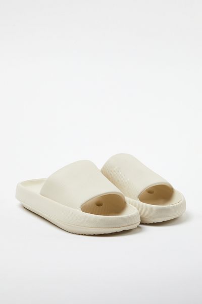 TRENDYOL SHOES Beige Plateau-Slipper für Damen - Pool TAKSS24TE00013