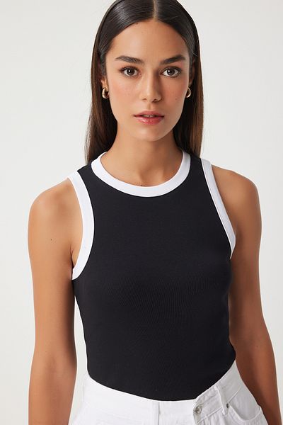 Happiness İstanbul Schwarze ärmellose Kontrastbluse - FK00010