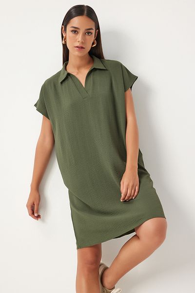 Happiness İstanbul Khakifarbenes Sommerkleid aus Leinen mit Polokragen von Ayrobin - TO00138
