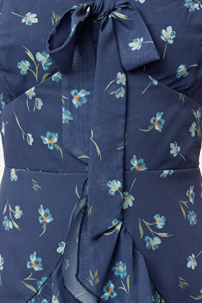 Trendyol Collection Námořnická modrá šifonové minišaty s květinovým vzorem A-line - TWOSS24EL00791