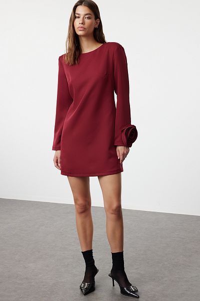 Trendyol Collection Rochie țesătă mini burgundă cu detaliu trandafir - Croială dreaptă TWOAW25EL00171