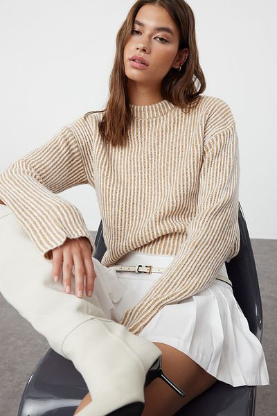 Trendyol Collection Пуловер от камилски трикотаж с кръгла яка с мека текстура - Twoaw25Kz00000