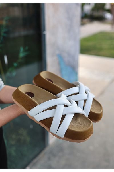 Moka Shopin White Skin Tenda Slippers