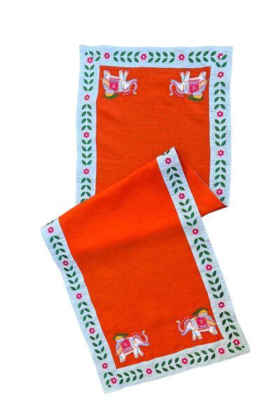 ge living عداء زخرفي من الكتان باللون البرتقالي - مطرز بالزهور والفيل (قطعة واحدة)