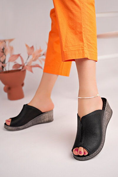 Akgün Terlik Genuine Leather Black Women's Slippers - Wedge Heel and Soft Sole