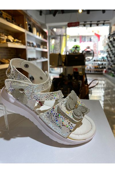 Şirin Bebe Γυαλιστερό σχέδιο πεταλούδας - Ορθοπεδικά αντιολισθητικά πέδιλα για κορίτσια