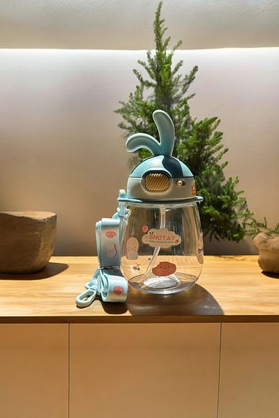 YDGR 600ml Capacity - Cute, School Water Bottle with Silicone Straw and Lockable Lid