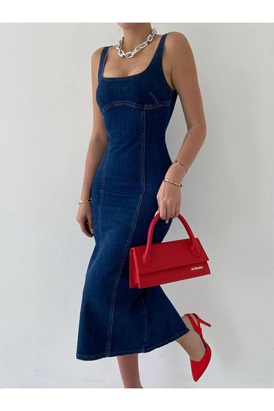 Afiş Butik Rochie midi bleumarin cu bretele groase din denim