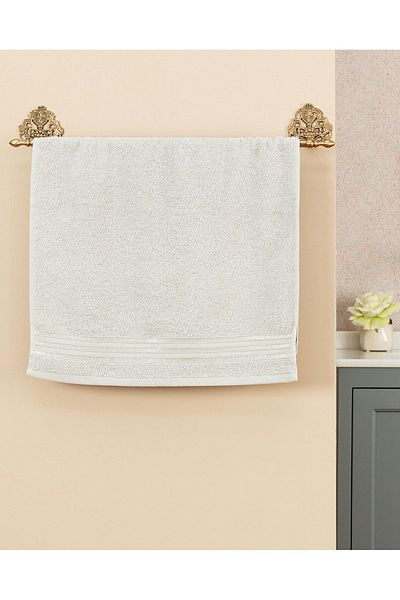 Madame Coco Maynor Border Fluffy Face Towel