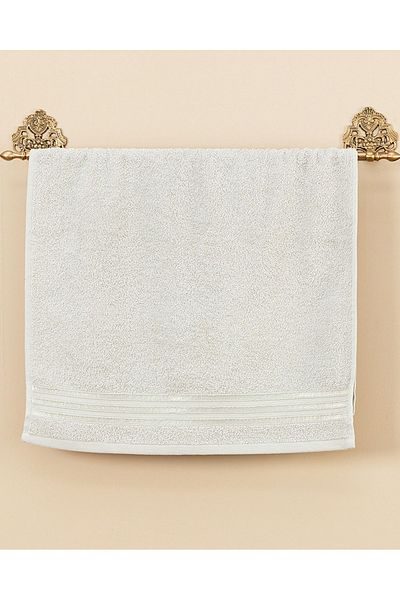 Madame Coco Maynor Border Fluffy Face Towel