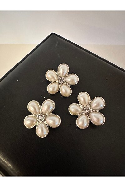 ODDA TASARIM ATÖLYESİ Βραδινό φόρεμα με λεπτομέρεια από πέρλες και ασημί κουμπί