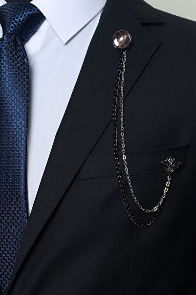 Esgue Desenli Gümüş Siyah Zincirli Ceket Yaka İğnesi