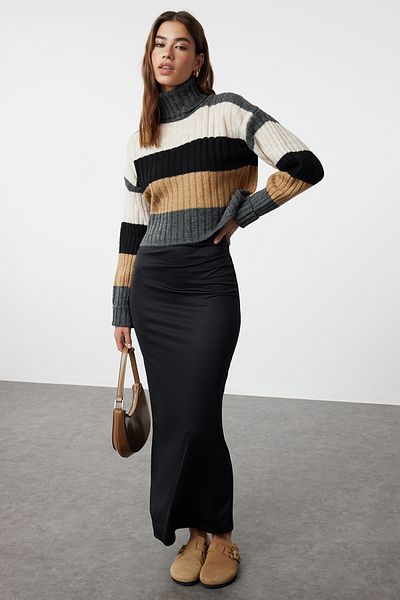 Trendyol Collection Jemný antracitový svetr s texturou – Crop, Twoaw23Kz00356