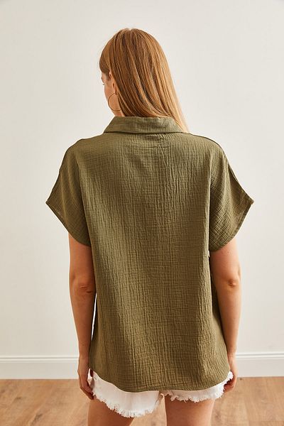Olalook Khakifarbenes Basic-Musselin-Damenhemd mit Fledermausärmeln - GML-19001215