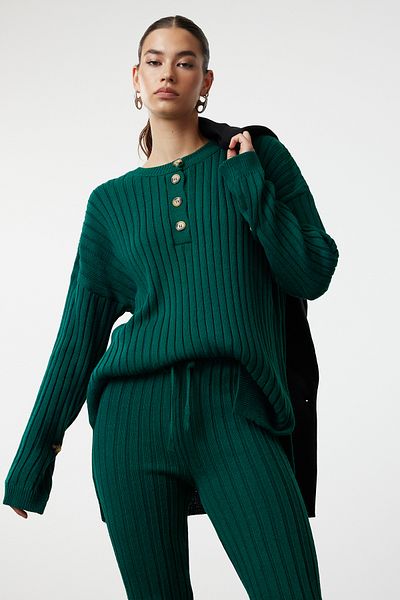 Trendyol Collection Smaragdgrüner Cord-Strickanzug mit breiter Passform – TWOAW22AU0039