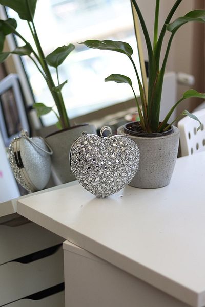 Moom Bag Geantă de seară de damă cu piatră argintie detaliată în formă de inimă