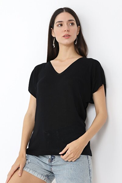 Devinka تي شيرت نسائي أسود كبير الحجم برقبة على شكل حرف V - تصميم نحيف يسمح ب...