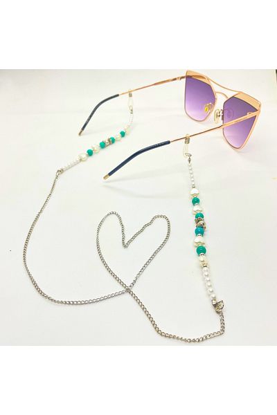 AR Chain Glasses with Heart Accessory Detail