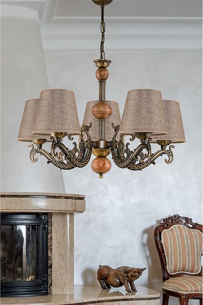 DEDE FIVE SLEEVE WOODEN WASHED ELBE CASTED ZAMAK CHANDELIER WITH BROWN HAT