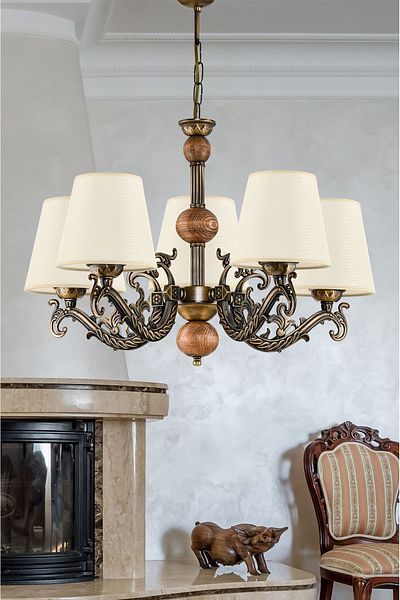 DEDE FIVE SLEEVE WOODEN WASHED ELBE CASTED ZAMAK CHANDELIER WITH CREAM HAT