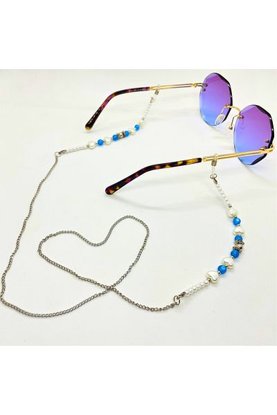 AR Chain Glasses with Heart Accessory Detail