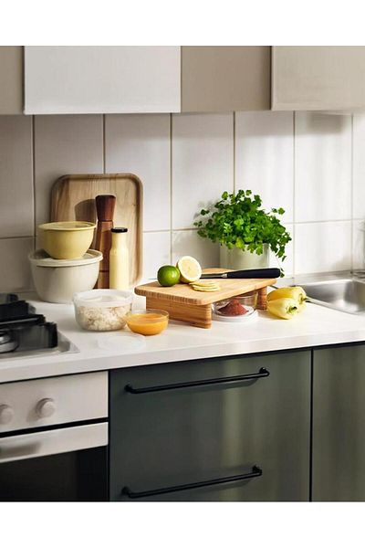 HomeTarz Rectangular Bamboo Cutting Board - Footed Cutting