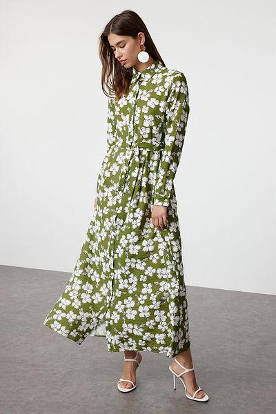 Trendyol Modest Zelený květinový vzor - Tkané šaty s páskem TCTSS24EB00265