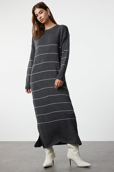Trendyol Modest Szürke antracit csíkos hosszú kötöttáru ruha TCTAW25EB00004