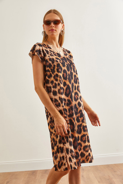 Olalook Καλοκαιρινό φόρεμα Leopard Print Camel Knitwear - V-Neck, Digital Print, ELB-19002227