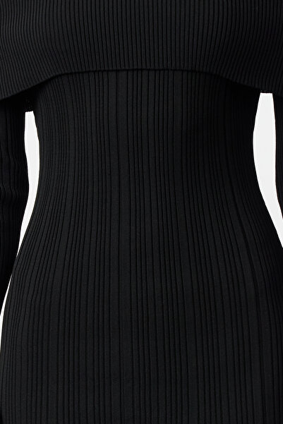 Trendyol Collection Černé midi úpletové šaty Basic Carmen s límečkem TWOAW25EL00033