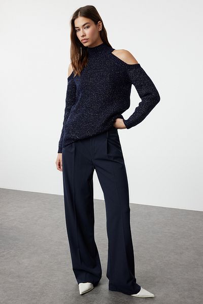 Trendyol Collection Marineblauer Strickpullover mit Glitzer-Ausschnitt und Detail - TWOAW20XS0006