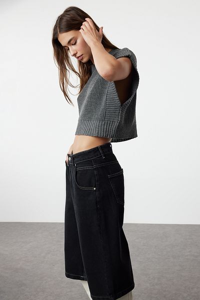 Trendyol Collection Anthrazit Kurzer Strickpullover mit Rundhalsausschnitt TWOAW24SV00005