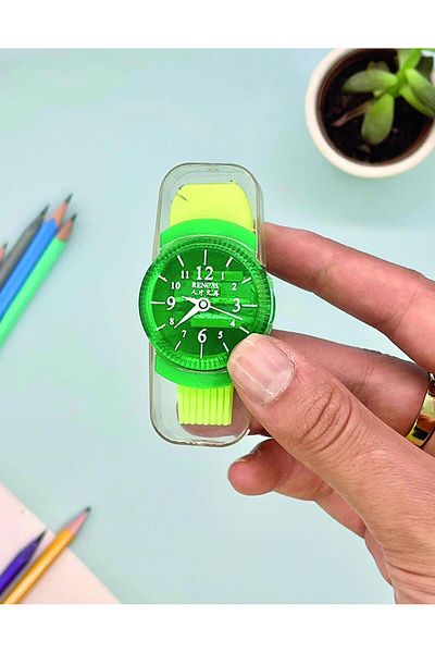Kağıt Gemi Dükkan Green Clock Look Pencil Sharpener Eraser Brush 3 in 1