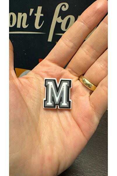 Crocs Terlik Süsü/M Harfi