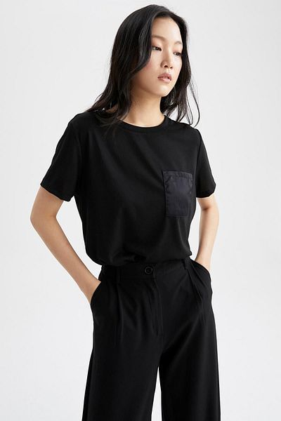 DeFacto Regular Fit Crew Neck Short Sleeve T-Shirt with Pocket Detail
