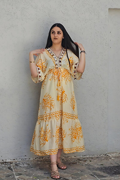 Bahtiyar İpek Sarı Dal Desenli Yaka Detaylı Uzun İpek Elbise